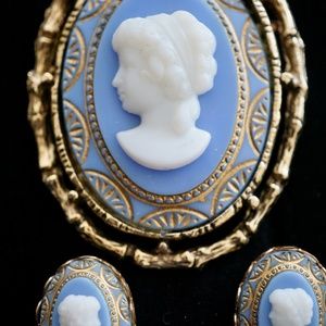 Cameo-Blue,White&GoldTone Brooch/Pendant &Earrings